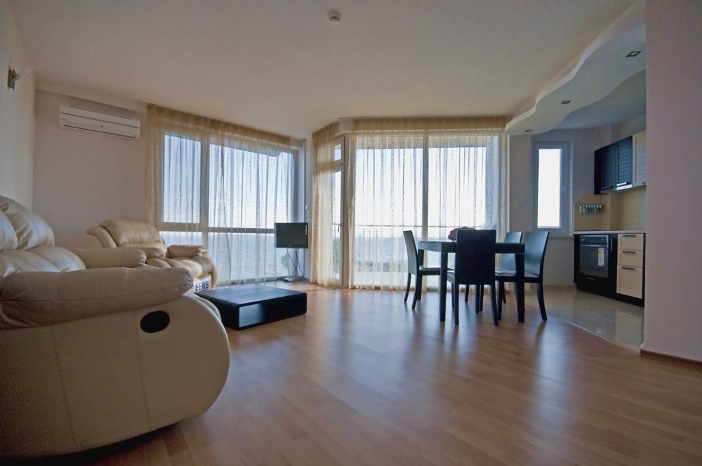 Nushev Hotel Sveti Vlas Eksteriør bilde