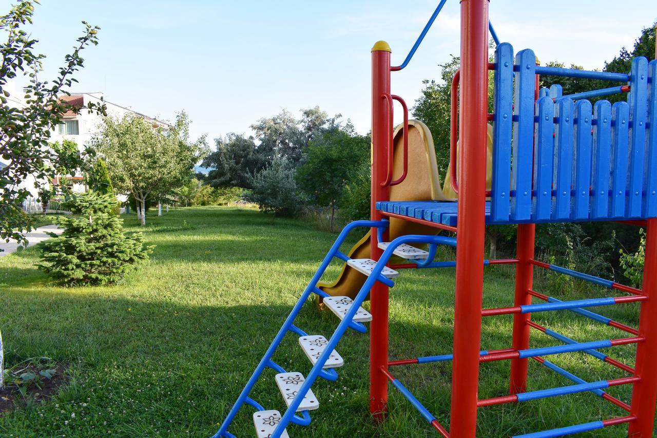 Nushev Hotel Sveti Vlas Eksteriør bilde