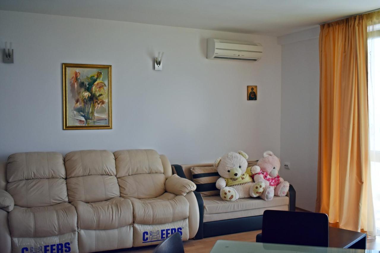 Nushev Hotel Sveti Vlas Eksteriør bilde